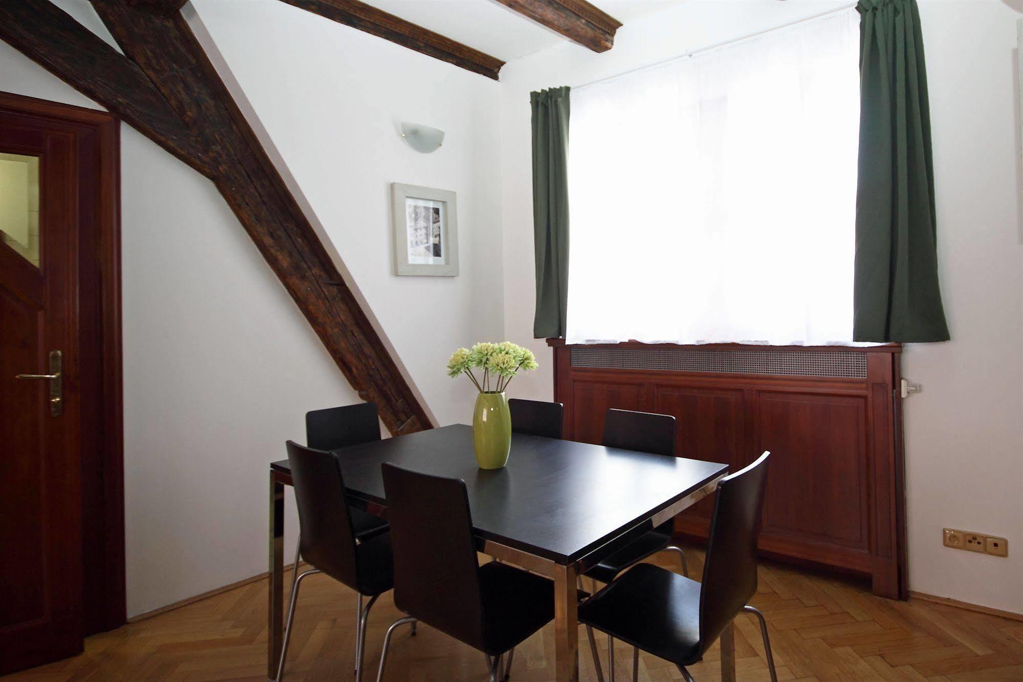 Leo Apartments Old Town Prag Eksteriør billede